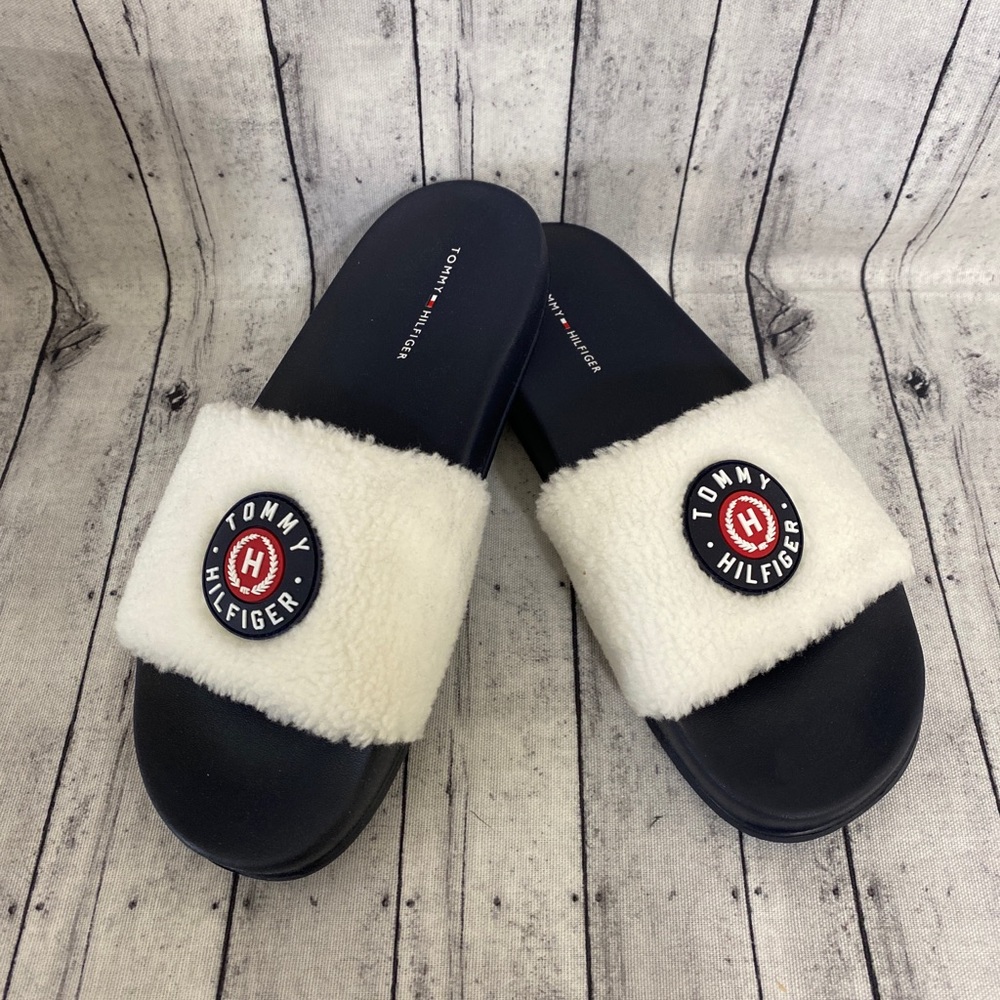 TOMMY HILFIGER WOMENS FUZZY SLIDES